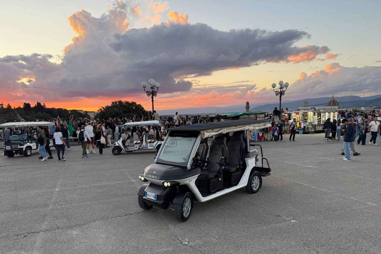 Tour privato in golf cart sulle colline di Firenze con autista