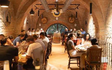 Degustazione di vini in cantina a Firenze con sommelier