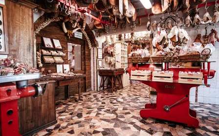 Greve in Chianti: tour della macelleria con vino e tagliere