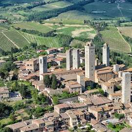 Tour del vino in elicottero nella regione del Chianti