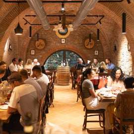 Degustazione di vini in cantina a Firenze con sommelier