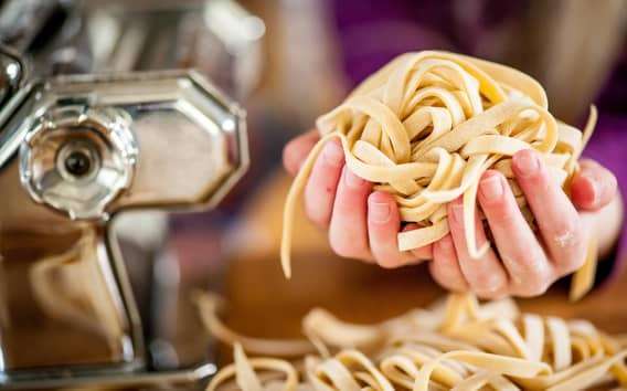 Corso di pasta fresca a Firenze in torre medievale