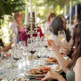San Gimignano: Pranzo o cena in una cantina con degustazione di vini
