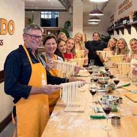 Corso di pasta fresca a Firenze con vino toscano illimitato