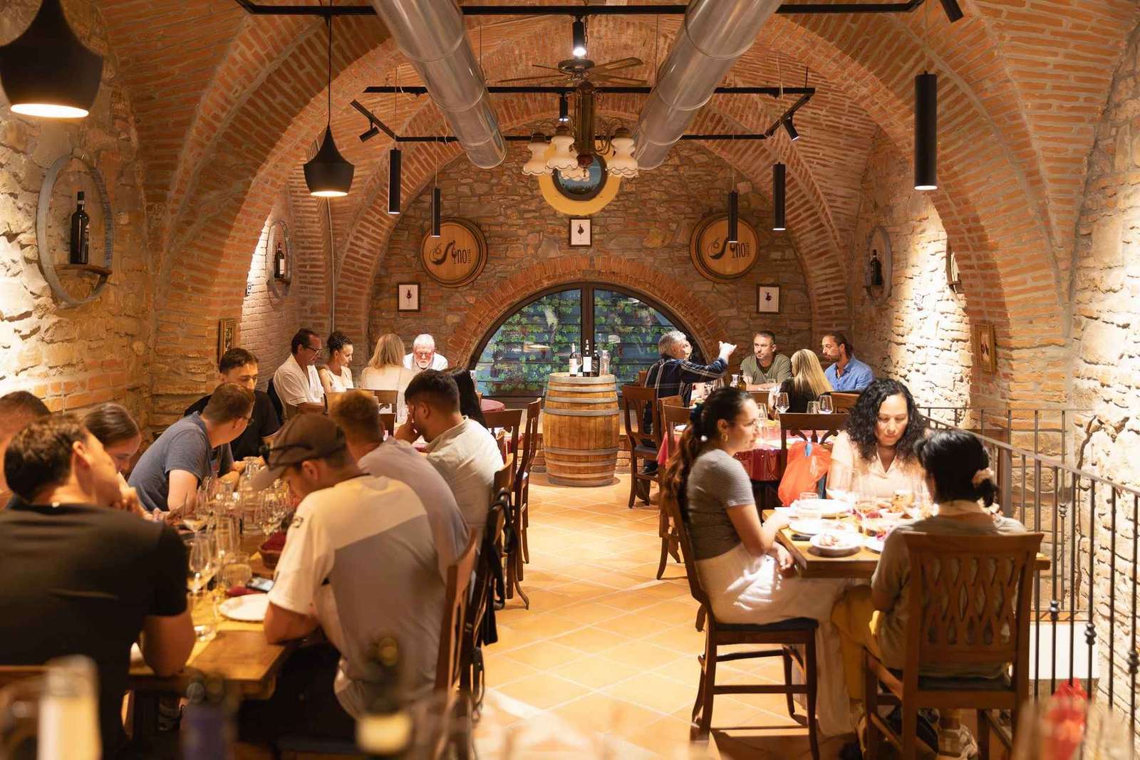 Degustazione di vini in cantina a Firenze con sommelier