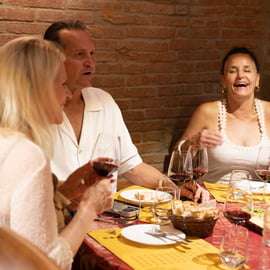 Degustazione di vini in cantina a Firenze con sommelier