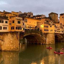 Firenze: Crociera guidata in kayak con Ponte Vecchio e luoghi di interesse della città