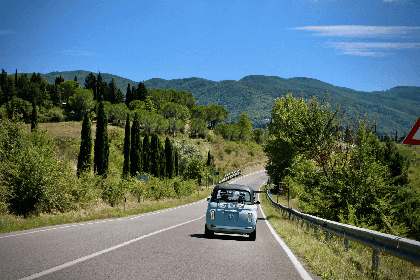 Firenze: tour in Fiat E-Car nel Chianti con degustazione di vini e pranzo