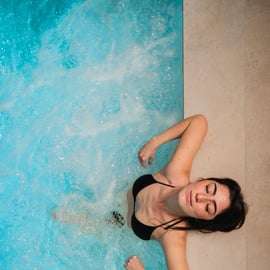 Firenze: Ingresso di 2 ore alla SPA e massaggio di 50 min