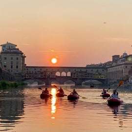 Firenze: Crociera guidata in kayak con Ponte Vecchio e luoghi di interesse della città