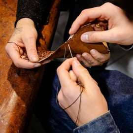 Firenze: laboratorio di 45 minuti per creare un portafoglio in pelle