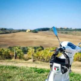 Tour del Chianti in Vespa da Firenze con pranzo e vino