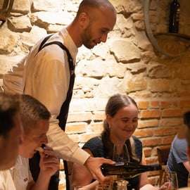 Degustazione di vini in cantina a Firenze con sommelier