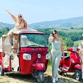 Firenze: tour del vino in Vespa in Toscana con pranzo e degustazioni di vino