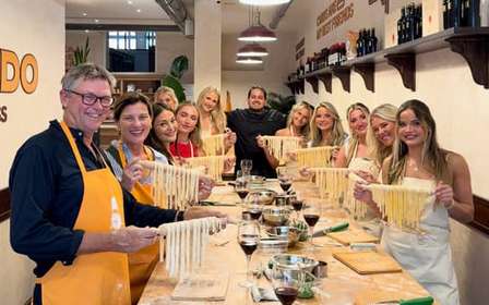 Corso di pasta fresca a Firenze con vino toscano illimitato