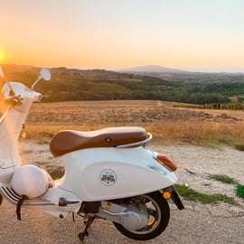 Tour del Chianti in Vespa da Firenze con pranzo e vino